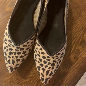Rothy’s 10.5 cheetah pointe flats
